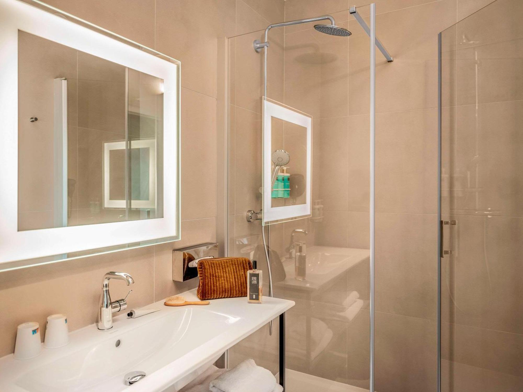 Novotel Orleans Centre Gare ภายนอก รูปภาพ